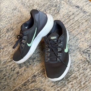 Nike Women's Lunar Converge Running Shoes